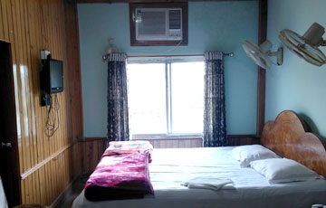 AC-Semi-deluxe-room